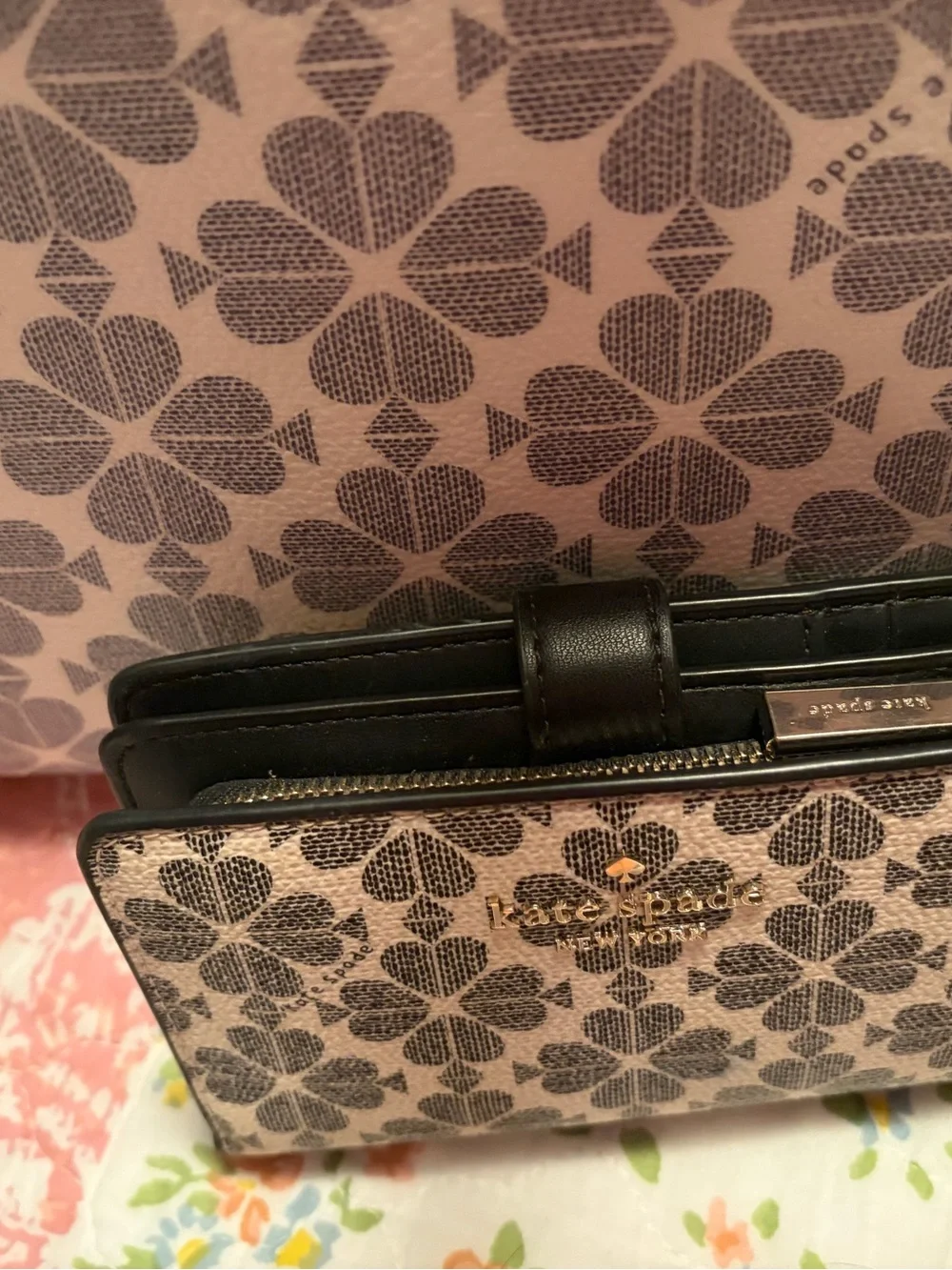 Kate Spade signature spade flower large tote with black trim